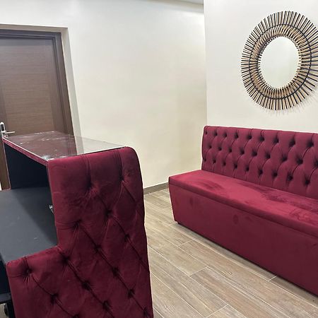 Hostal “ Infantas” مدريد المظهر الخارجي الصورة