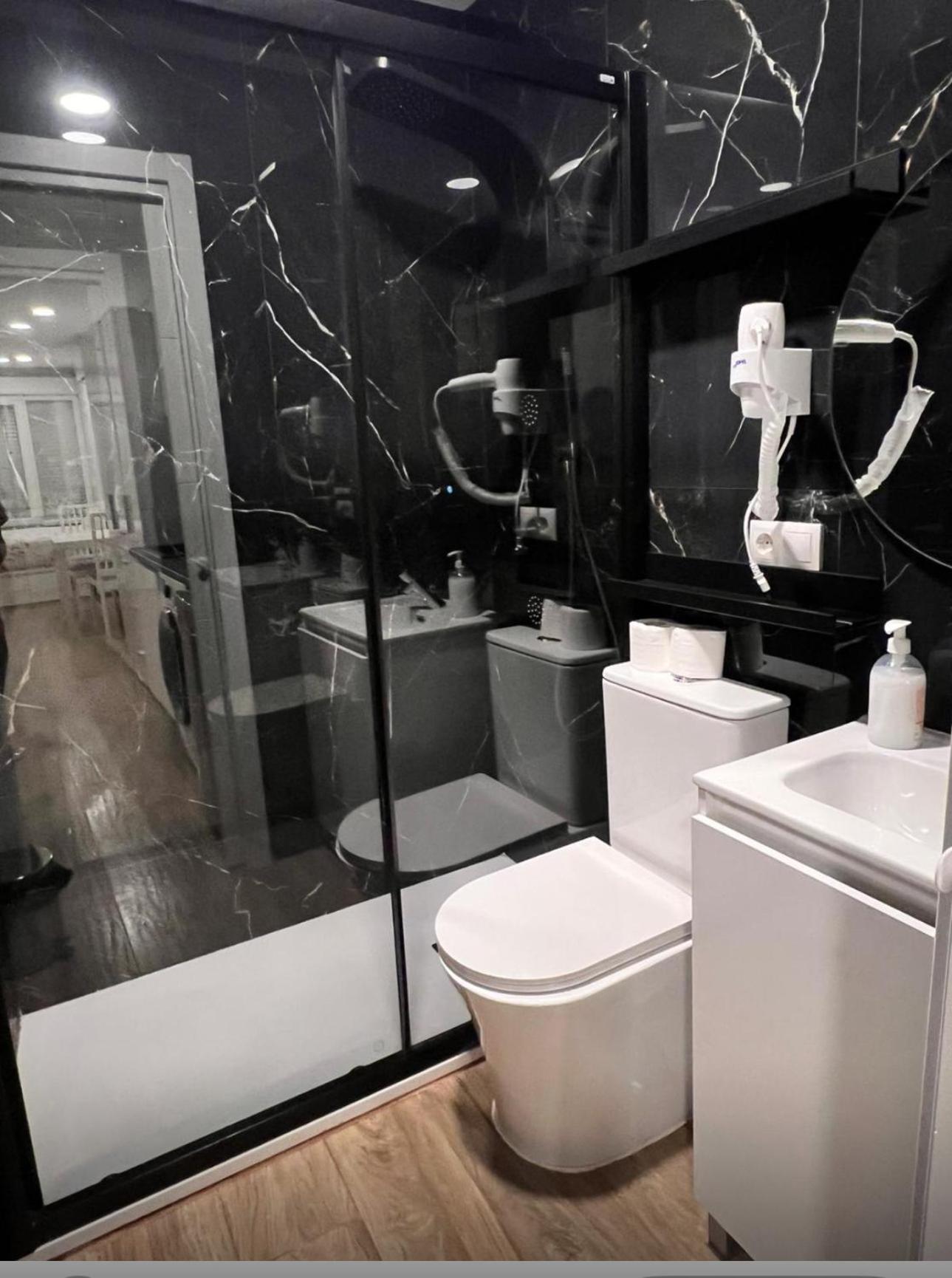 Hostal “ Infantas” مدريد المظهر الخارجي الصورة