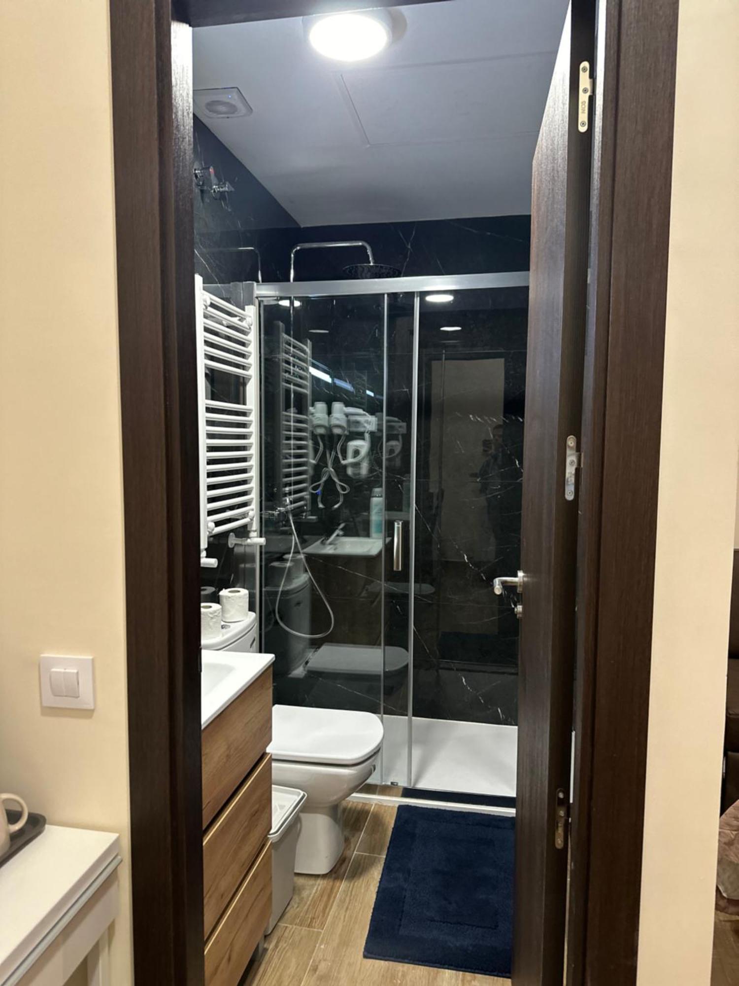 Hostal “ Infantas” مدريد المظهر الخارجي الصورة